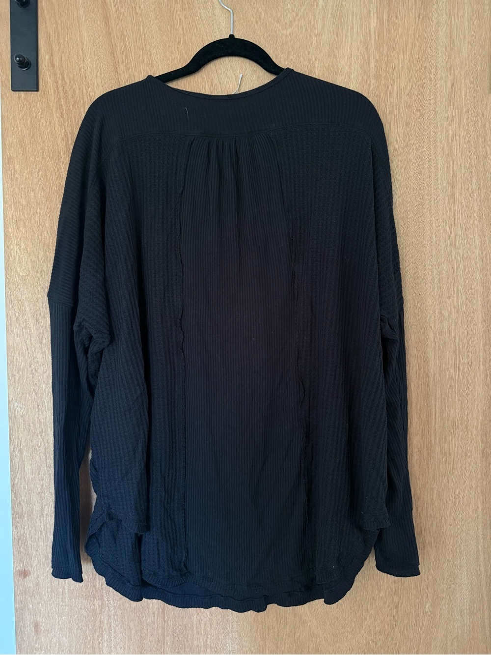 FREE PEOPLE - Leo Henley Waffle Oversized Black Long Sleeve boho Top size XL - Picture 4 of 7